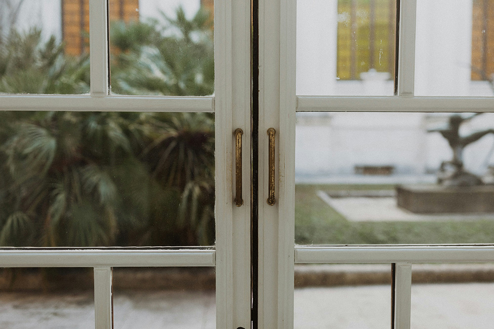 Wet window screen
