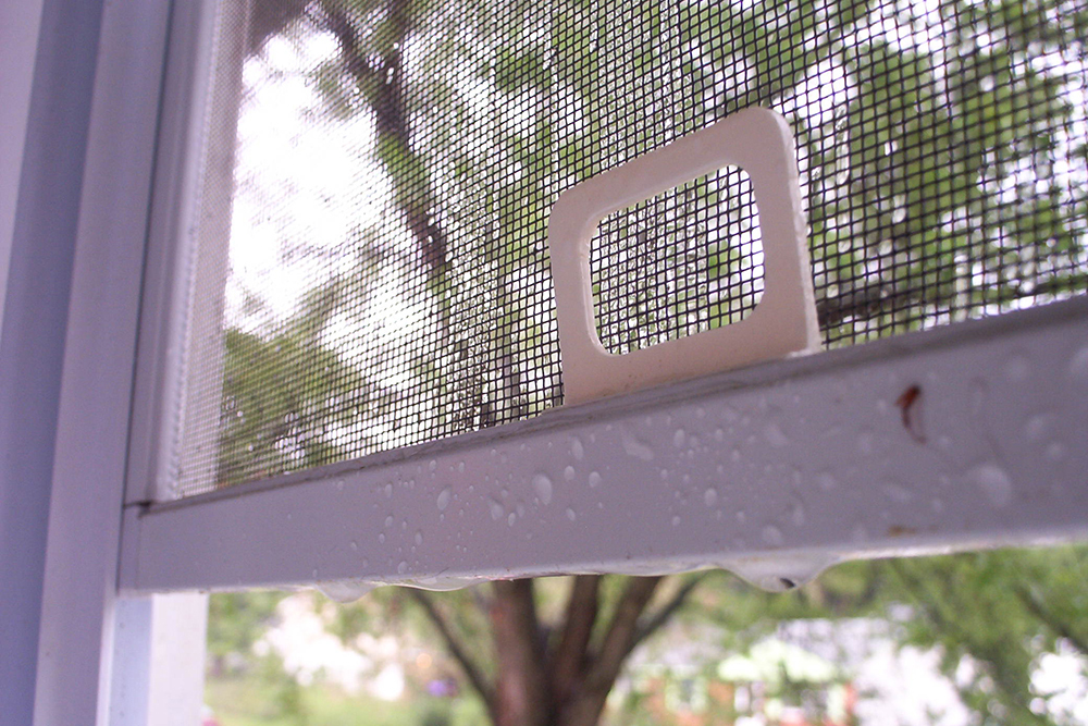 Wet window screen